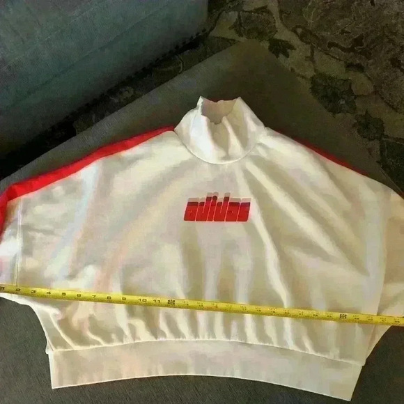 Adidas Woman’s cropped sweatshirt size M - Picture 6 of 7